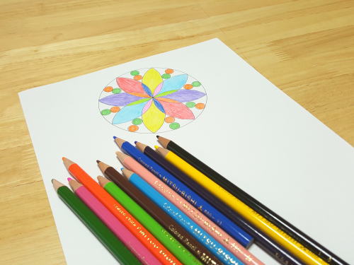 塗り絵で脳がリラックス♪