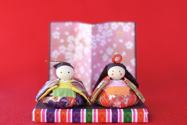 ひな人形に欠かせない菱餅！色の意味を噛みしめて食べましょ♪