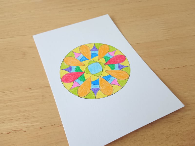 塗り絵で無心になって心の状態をチェック！