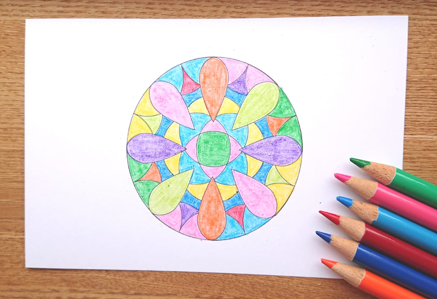 塗り絵でコミュニケーション♪塗り絵セラピーの活用方法