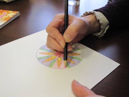 塗り絵の活用方法！塗り絵は心のコミュニケーションツール